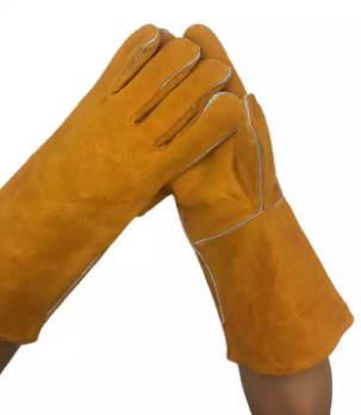 Picture of Well-crafted natural cowhide heat insulation and high temperature resistance plus cotton-filled safety gloves